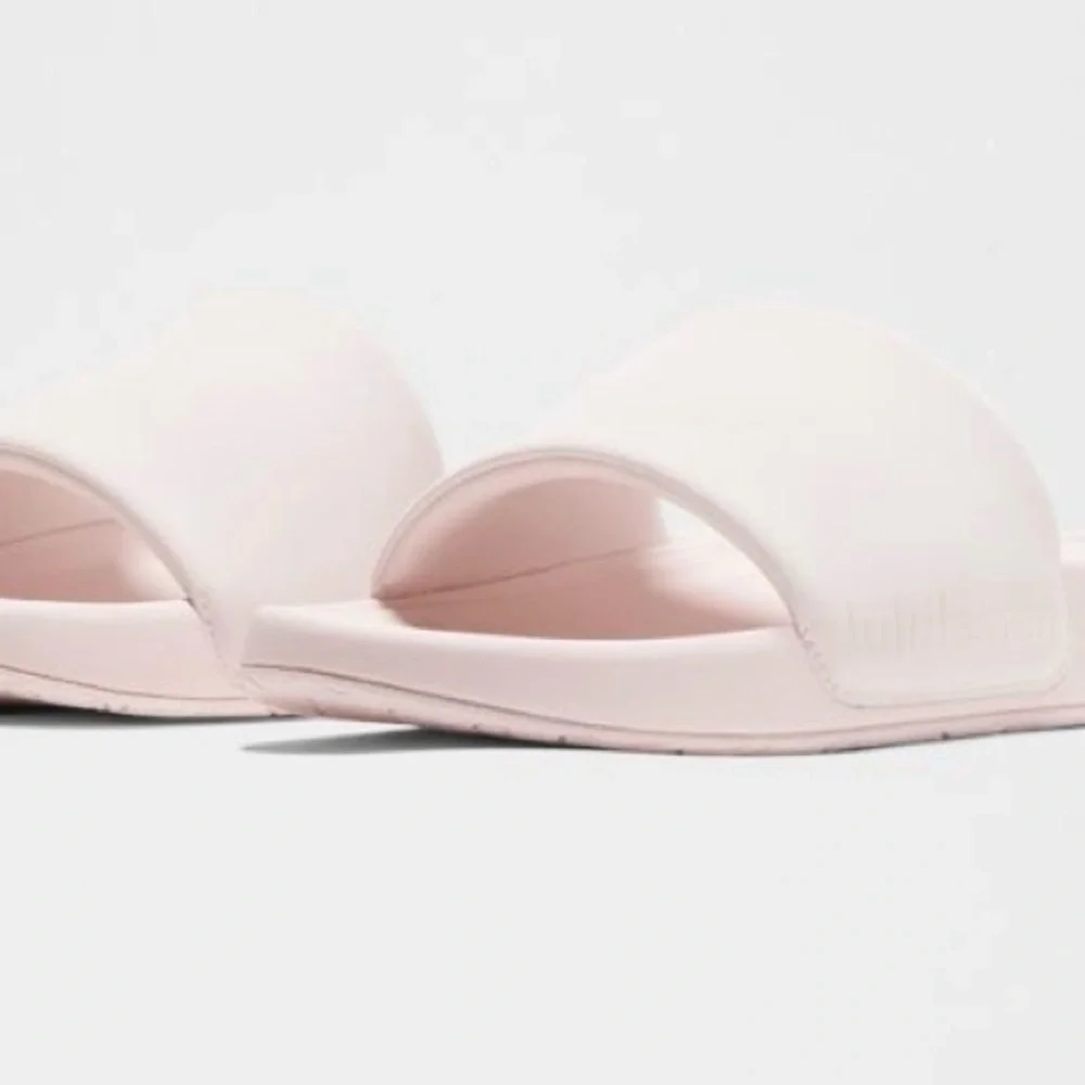 Lululemon (Women’s) Restfeel Slides (Size 8) NWT - Picture 2 of 12